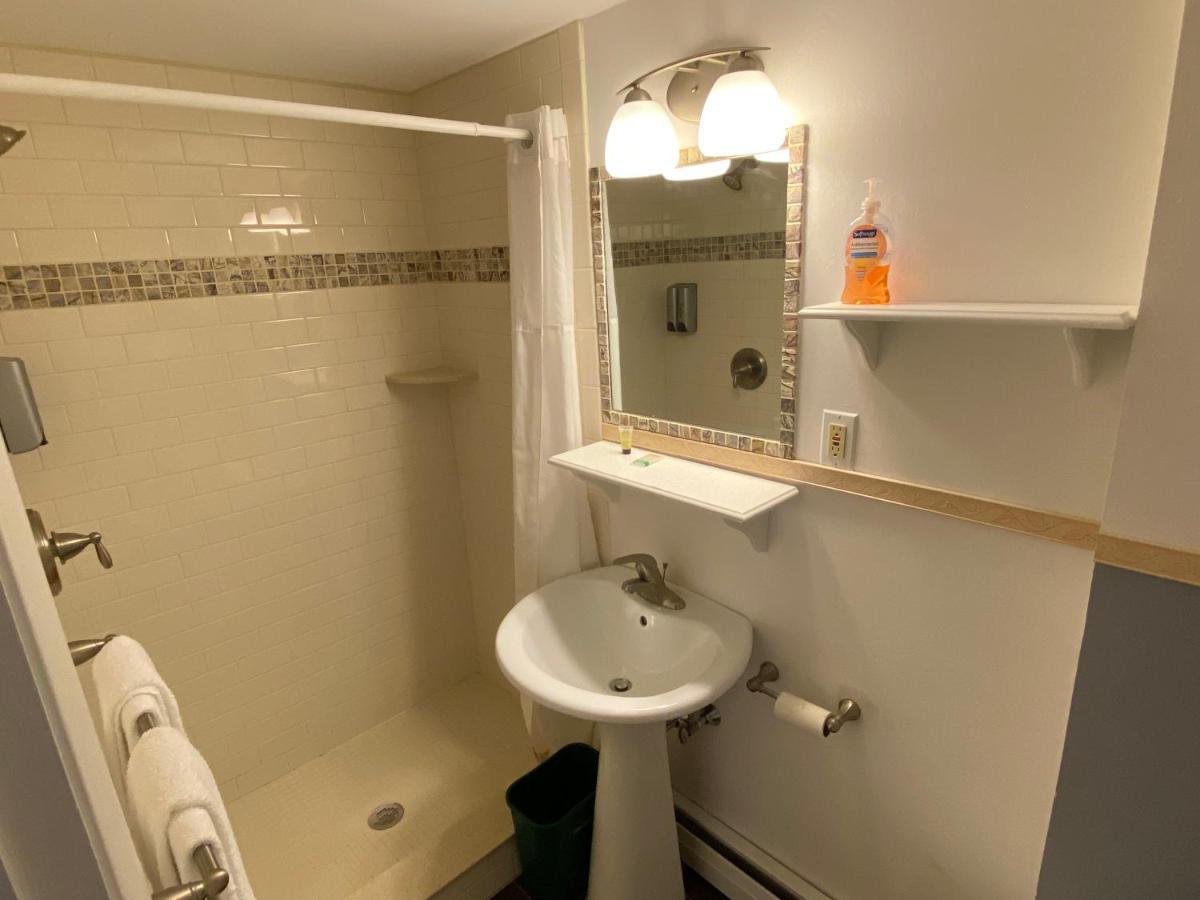 Bromley View Inn Bondville Ngoại thất bức ảnh