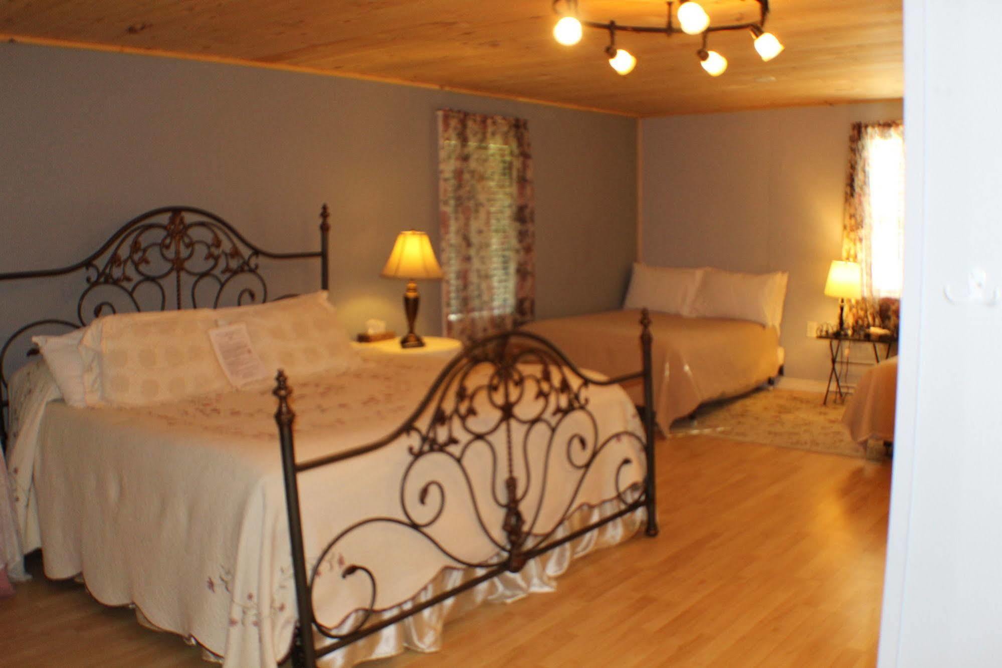 Bromley View Inn Bondville Ngoại thất bức ảnh