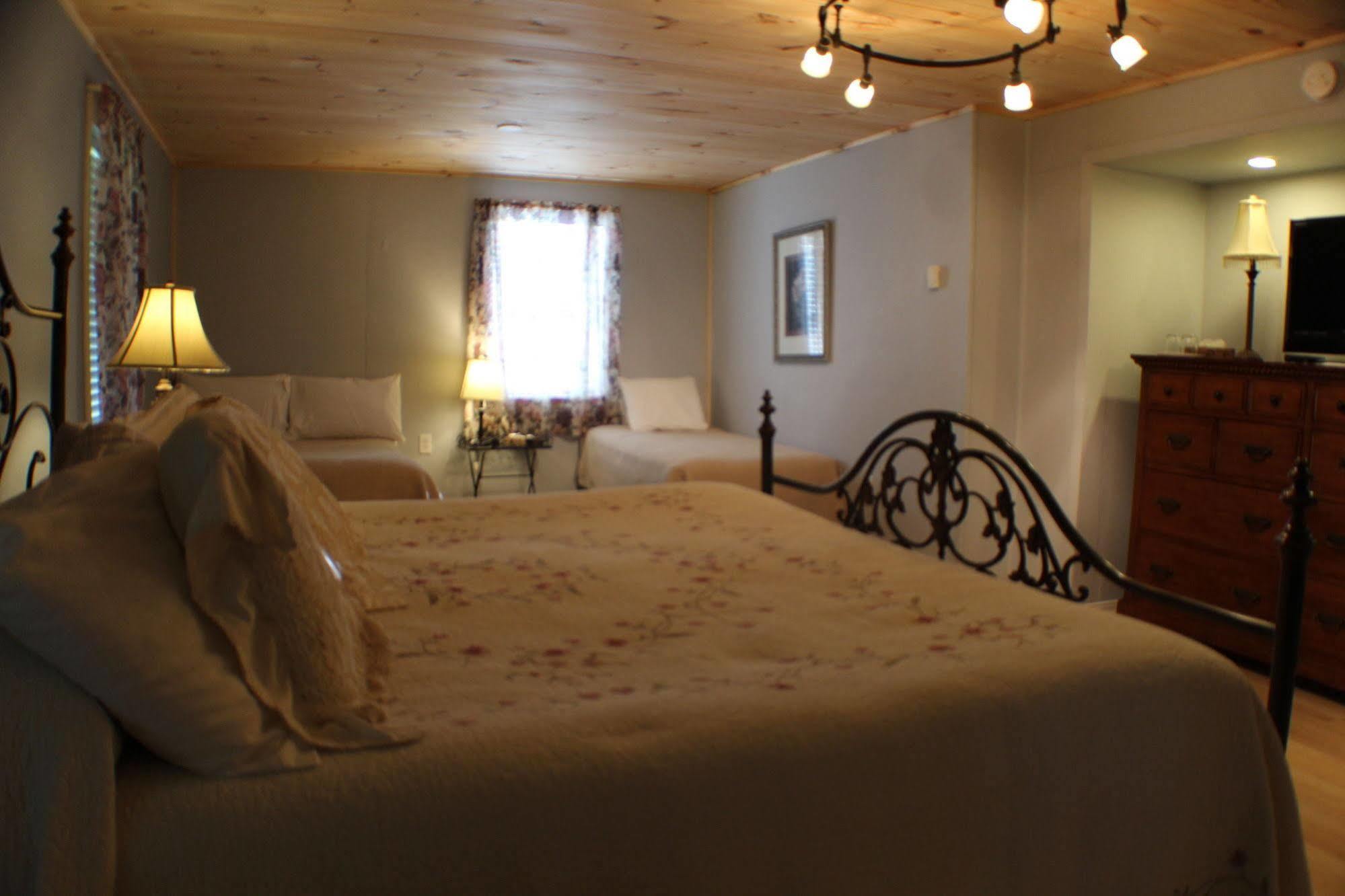 Bromley View Inn Bondville Ngoại thất bức ảnh