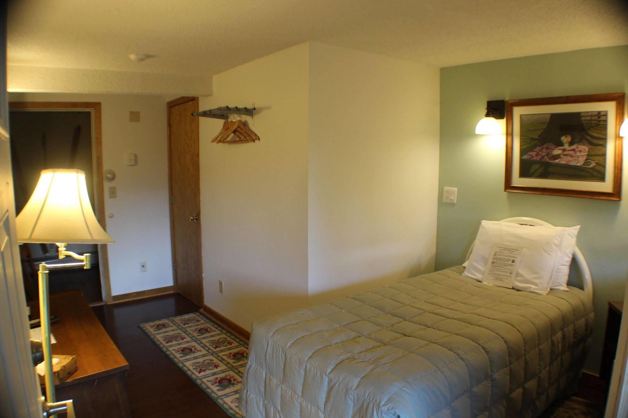 Bromley View Inn Bondville Ngoại thất bức ảnh
